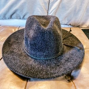 Fedora like hat!